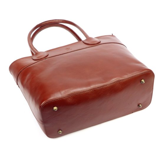 Dámská kožená kabelka Viktorie hnědá - spodní kovové cvočky