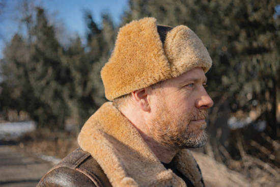 Kožešinová ušanka SPITFIRE - hnědá antik/béžový beránek