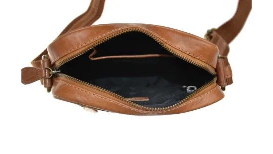 Pánská kožená taška přes rameno SG-27018 koňak - vnitřní vybavení