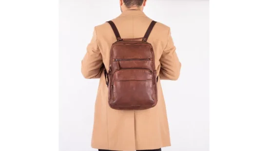 Kožený batoh UNISEX 229411 koňak - reálná velikost