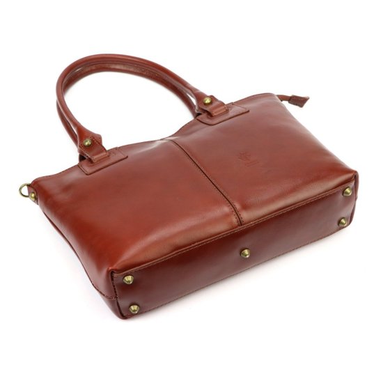 Dámska kožená kabelka Angelika hnedá - spodné kovové cvočky