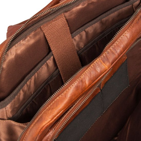 Kožený batoh Ringo koňak - přihrádky na notebook a tablet
