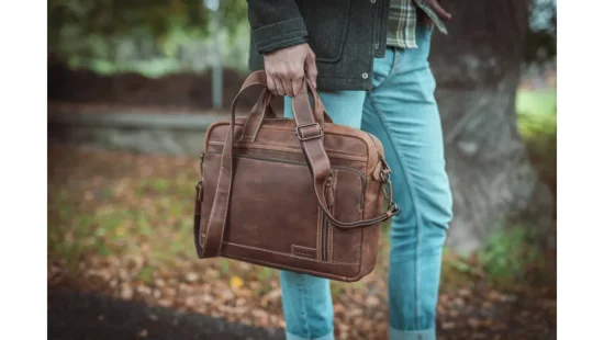 Pánská kožená business taška 27432 hnědá - reálná velikost