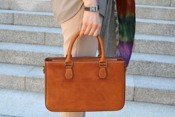 10 tipů, jak pečovat o koženou kabelku, aby vám vydržela dlouho jako nová