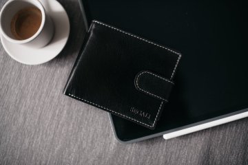 Čierna pánska kožená peňaženka