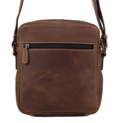 Pánská kožená taška přes rameno 23322 hnědá - zadní zipová kapsa