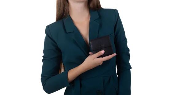 Dámská kožená peněženka 261337 černá - reálná velikost 2 Dámská kožená peněženka 261337 černá - reálná velikost 2