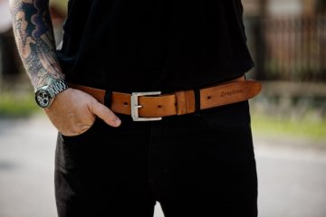 Hnědý pánský kožený opasek Hnědý pánský kožený opasek