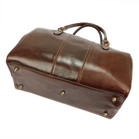 Kožená cestovní taška Gabriel hnědá - kovové cvočky na spodní straně