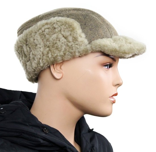 Pánská kožešinová beranice 2 - pohled z boku Pánská kožešinová beranice 2 - pohled z boku