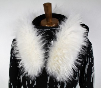 Kožešinový lem na kapuci - límec mývalovec sněhobílý (75 cm)