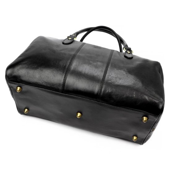 Kožená cestovní taška Gabriel černá - kovové cvočky na spodní straně