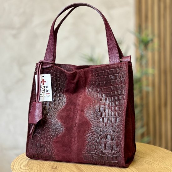 Dámska kožená kabelka Klara bordo - reálna veľkosť