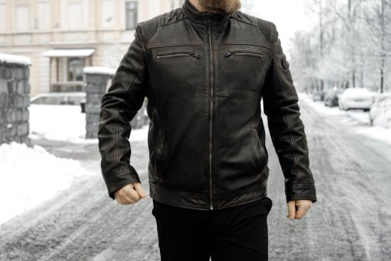 Pánská kožená bunda DNR 52554 černo-hnědá - na postavě