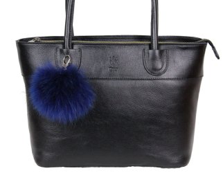 Kožešinový přívěsek ke kabelce mývalovec modrý